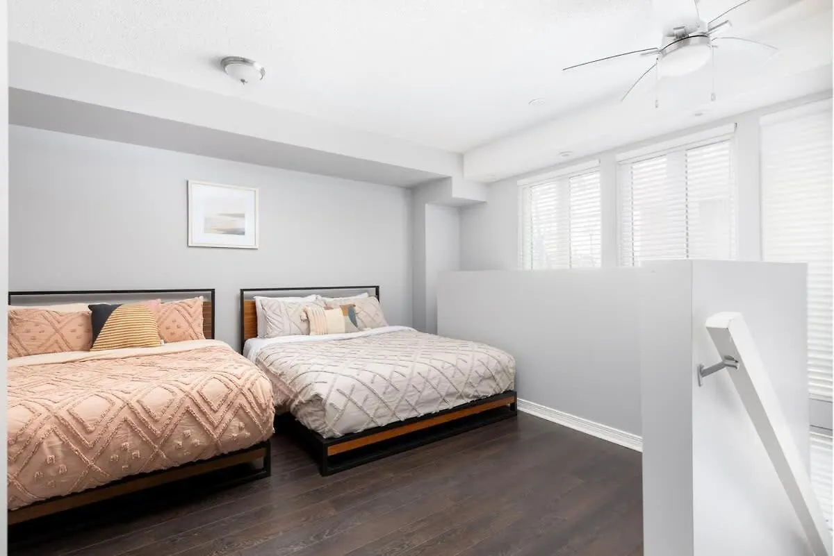 Apartment Two Story Loft W 2 Beds Close To Lakeshore Toronto