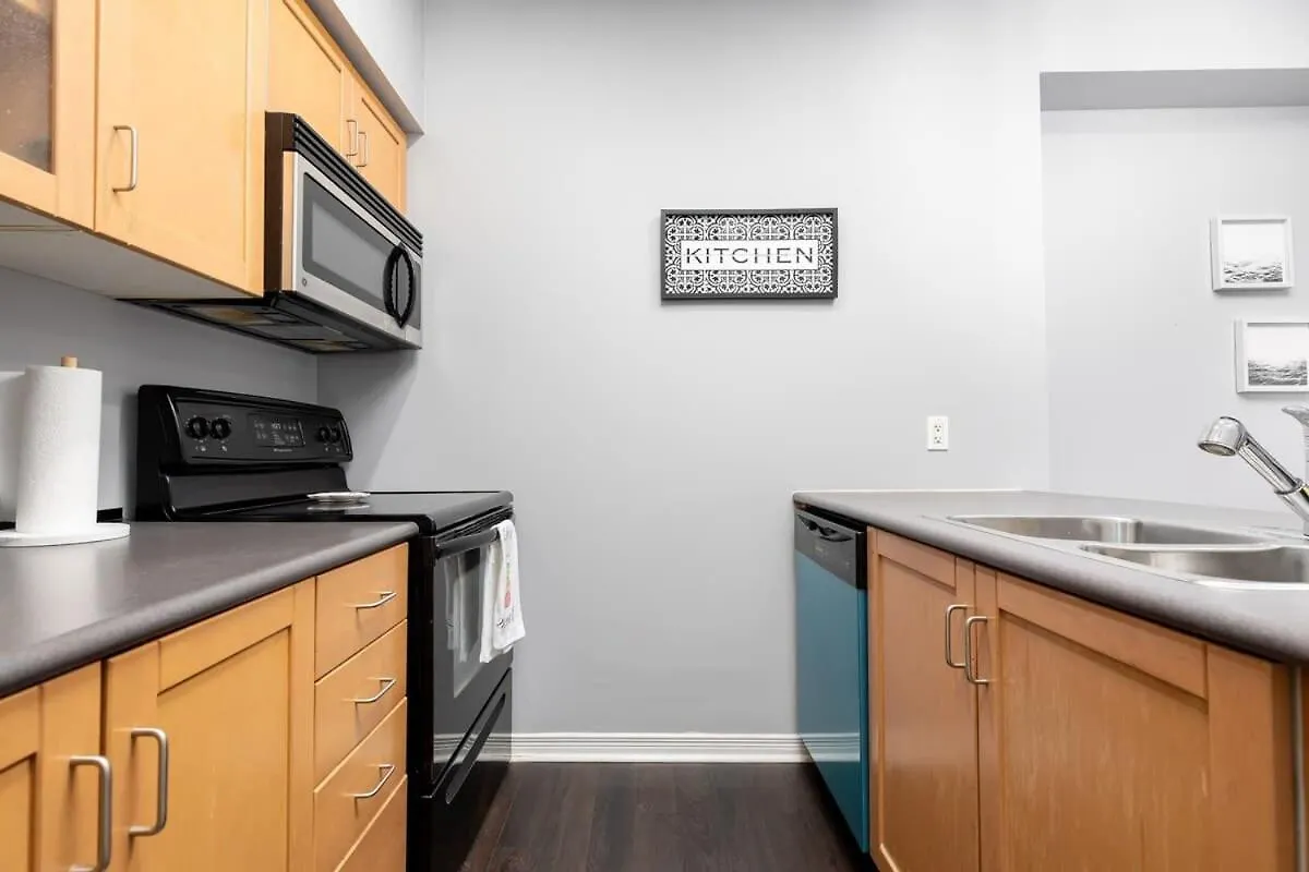 Two Story Loft W 2 Beds Close To Lakeshore Toronto 0*,  Canada